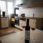 Direkt Am Weingut Garber Apartamento *