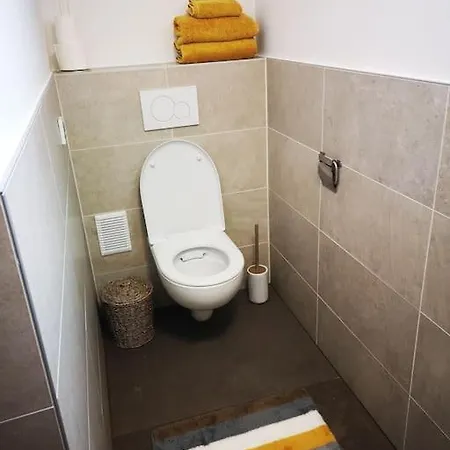 Direkt Am Weingut Garber Apartment *